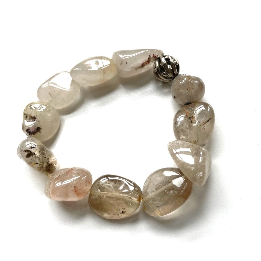 Stretch large stone quartz bracelet, accented with sterling bead. 7-7-1/2"